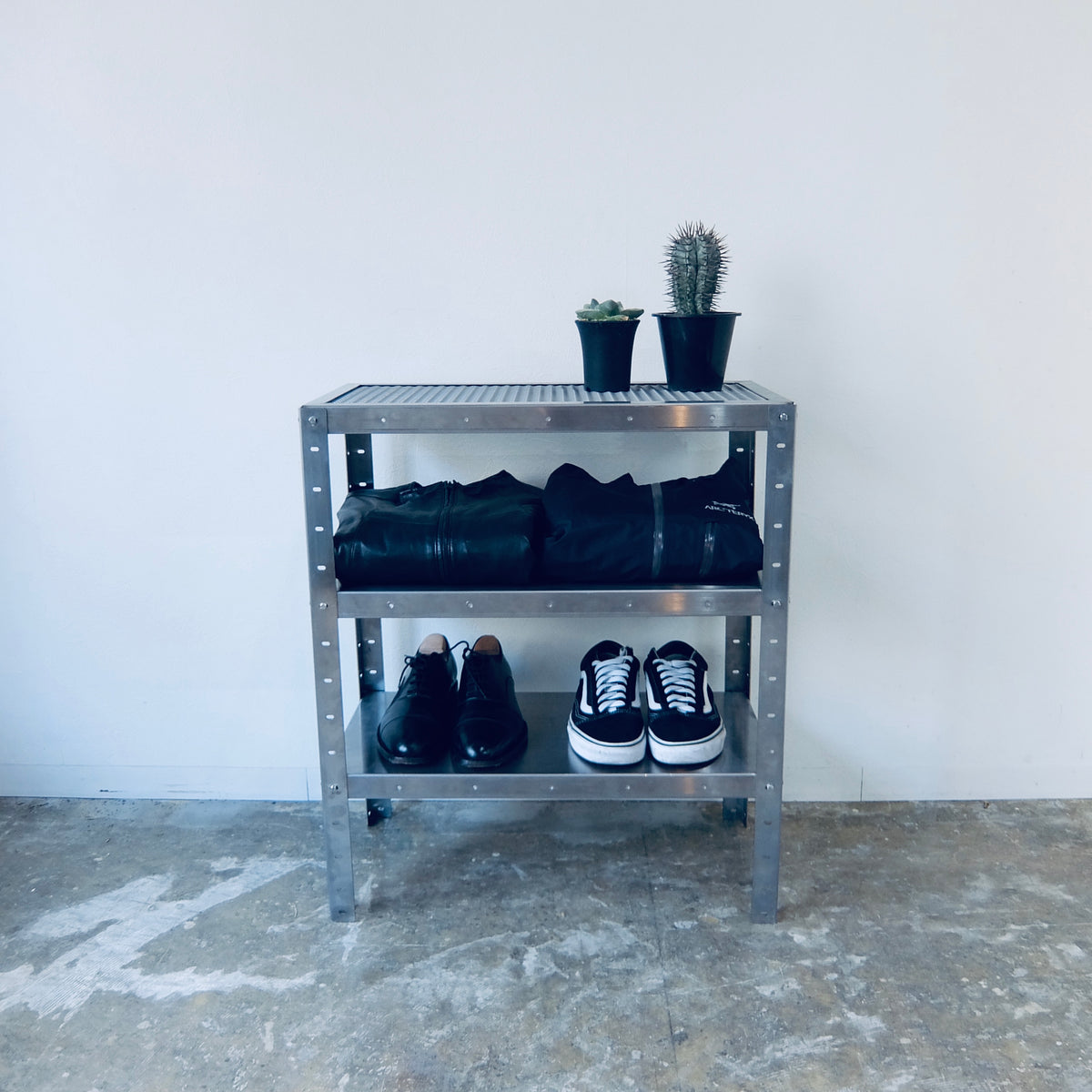 SHELF – MILLS