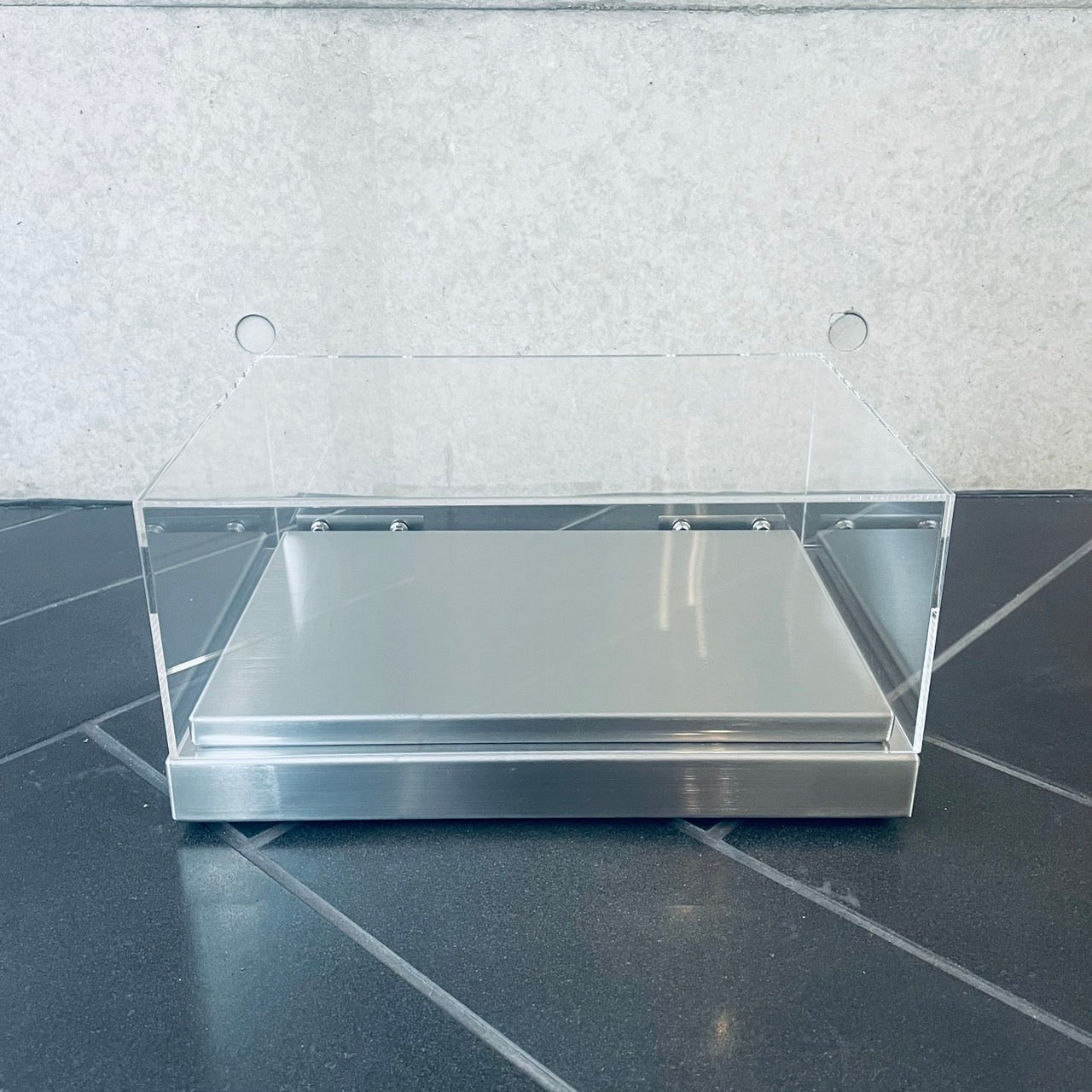 SHOWCASE （mini) – MILLS