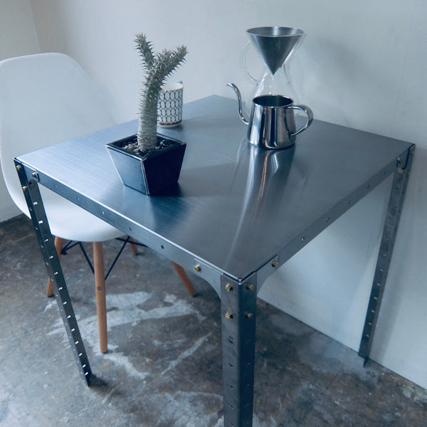 MILLS ステンレス製 テーブル CAFE TABLE – MILLS