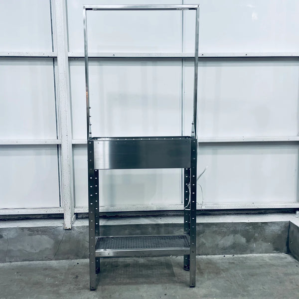 PLANTER STAND – MILLS