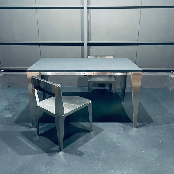 MILLS ステンレス製 テーブル BLACK DINING TABLE – MILLS